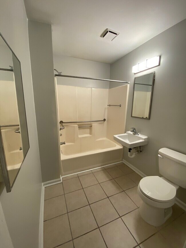 Building Photo - 4260 US-90