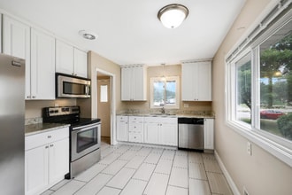 Building Photo - 6332 Xerxes Ave S