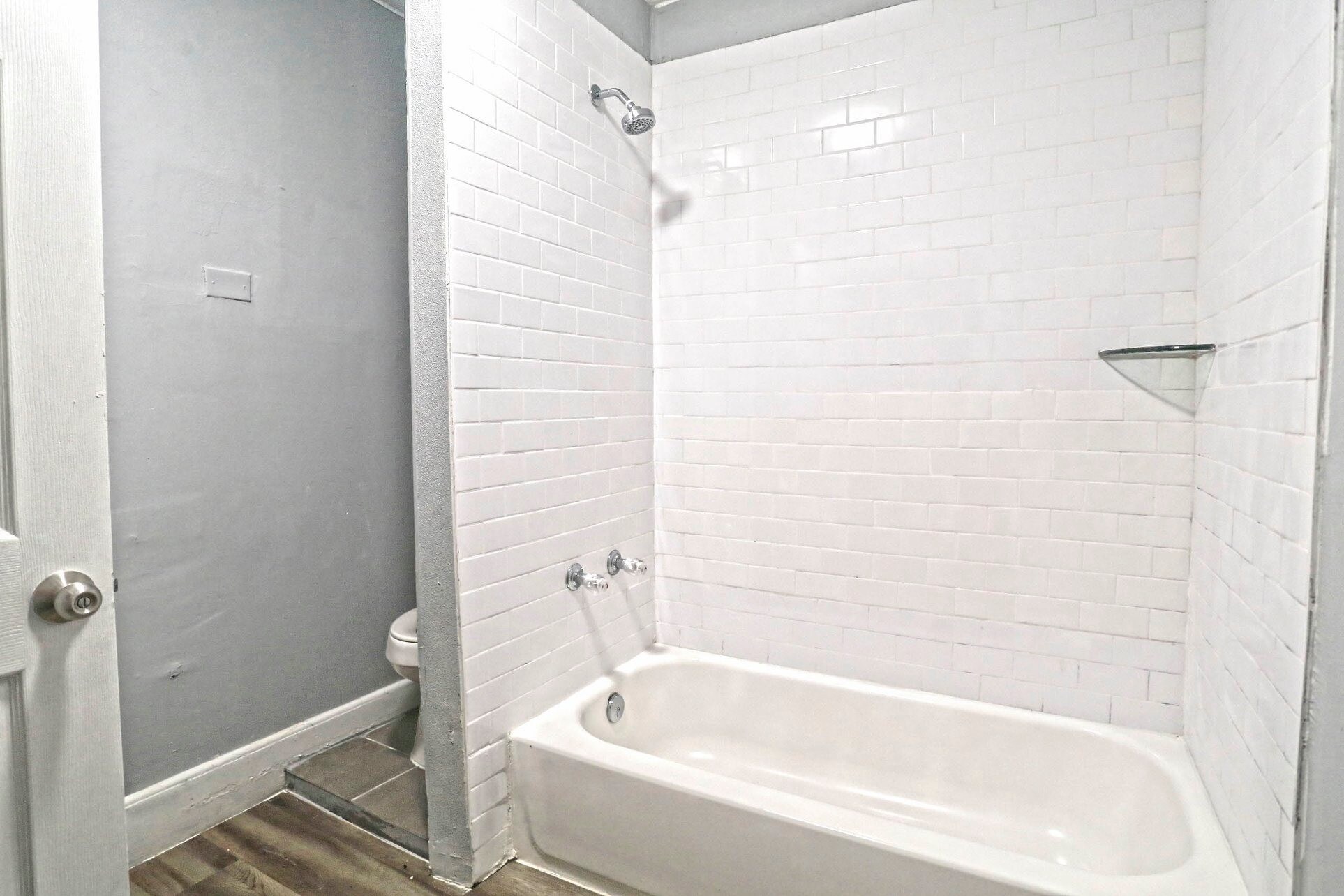 Building Photo - 608 N Anglin St