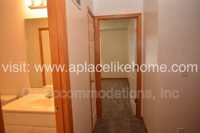 Building Photo - 5200 Hardy Ct