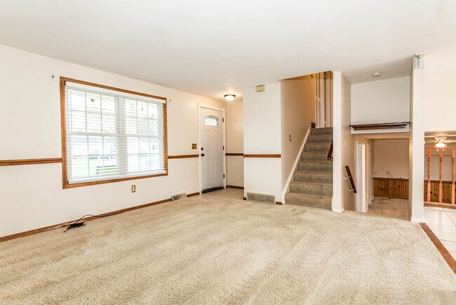 Building Photo - 7934 Davis Rd N