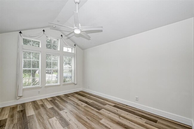 Building Photo - 3618 Hera Dr