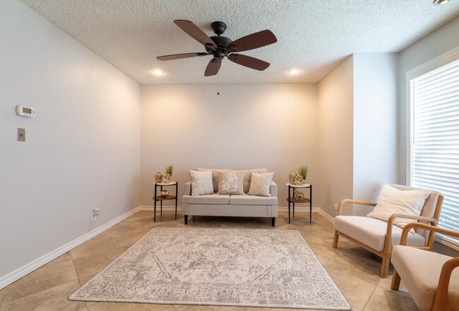 Building Photo - 11002 Hammerly Blvd