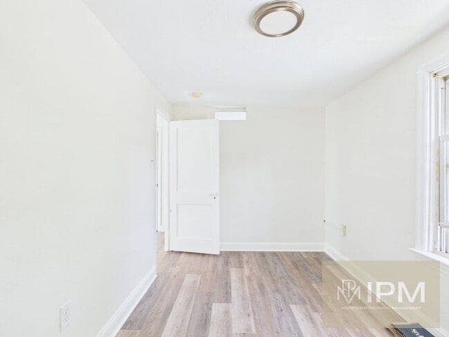 Building Photo - 183 S Highland Ave