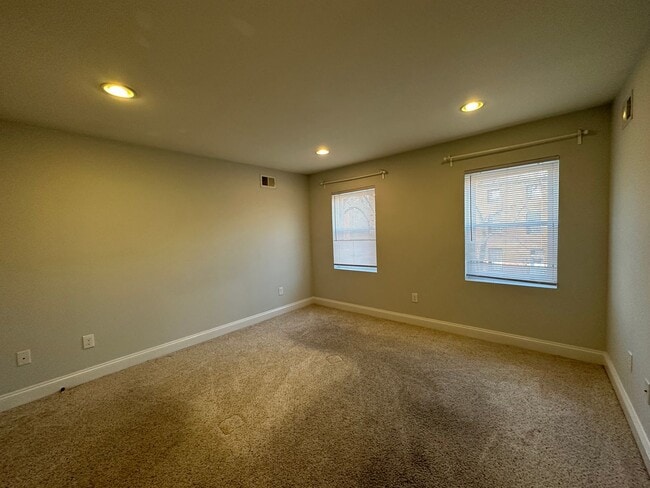 Building Photo - Charming 3 Bedroom/2.5 Bathroom Townhome in Fells Point, Baltimore, MD!
