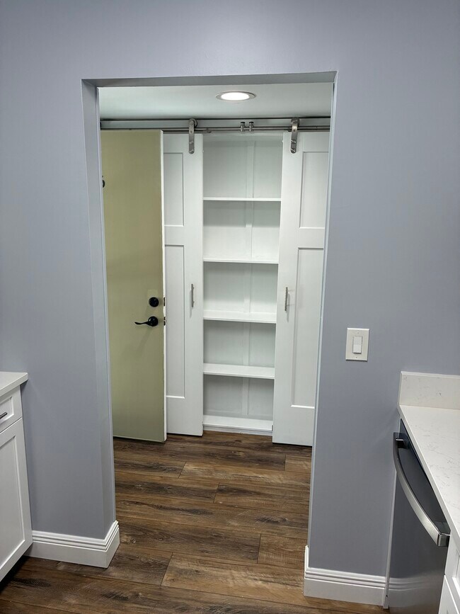 Building Photo - 31 Plantation Dr