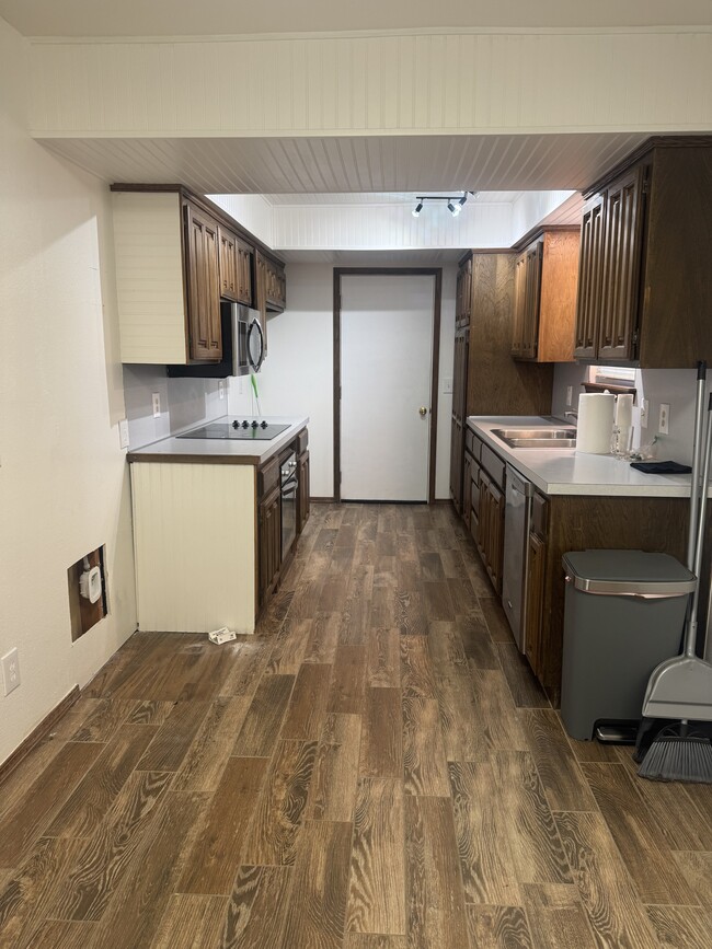 Building Photo - 1209 N Ironwood Pl