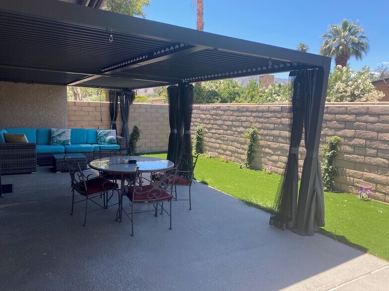 Building Photo - 74111 Catalina Way