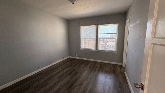 Building Photo - 6415 S Van Ness Ave
