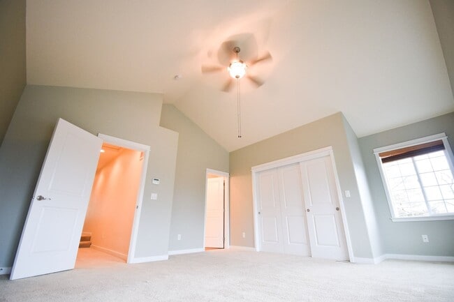 Building Photo - Beautiful Condo In the Heart of Beaverton!