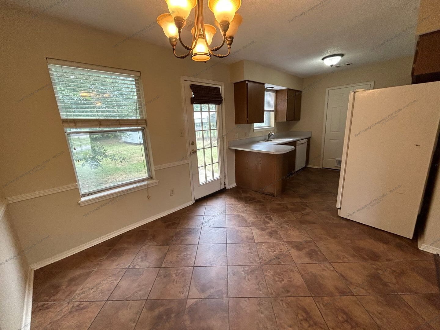 Building Photo - 1413 Grand Oak Dr