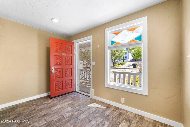 Building Photo - 306 S Virginia St