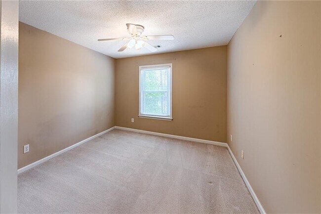 Building Photo - 13646 Weycroft Cir