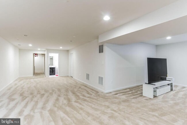 Building Photo - 41673 McMonagle Square