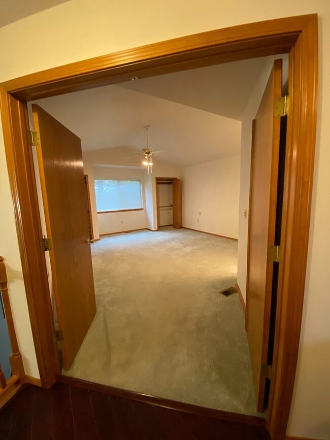 Building Photo - 124 Piper Ct