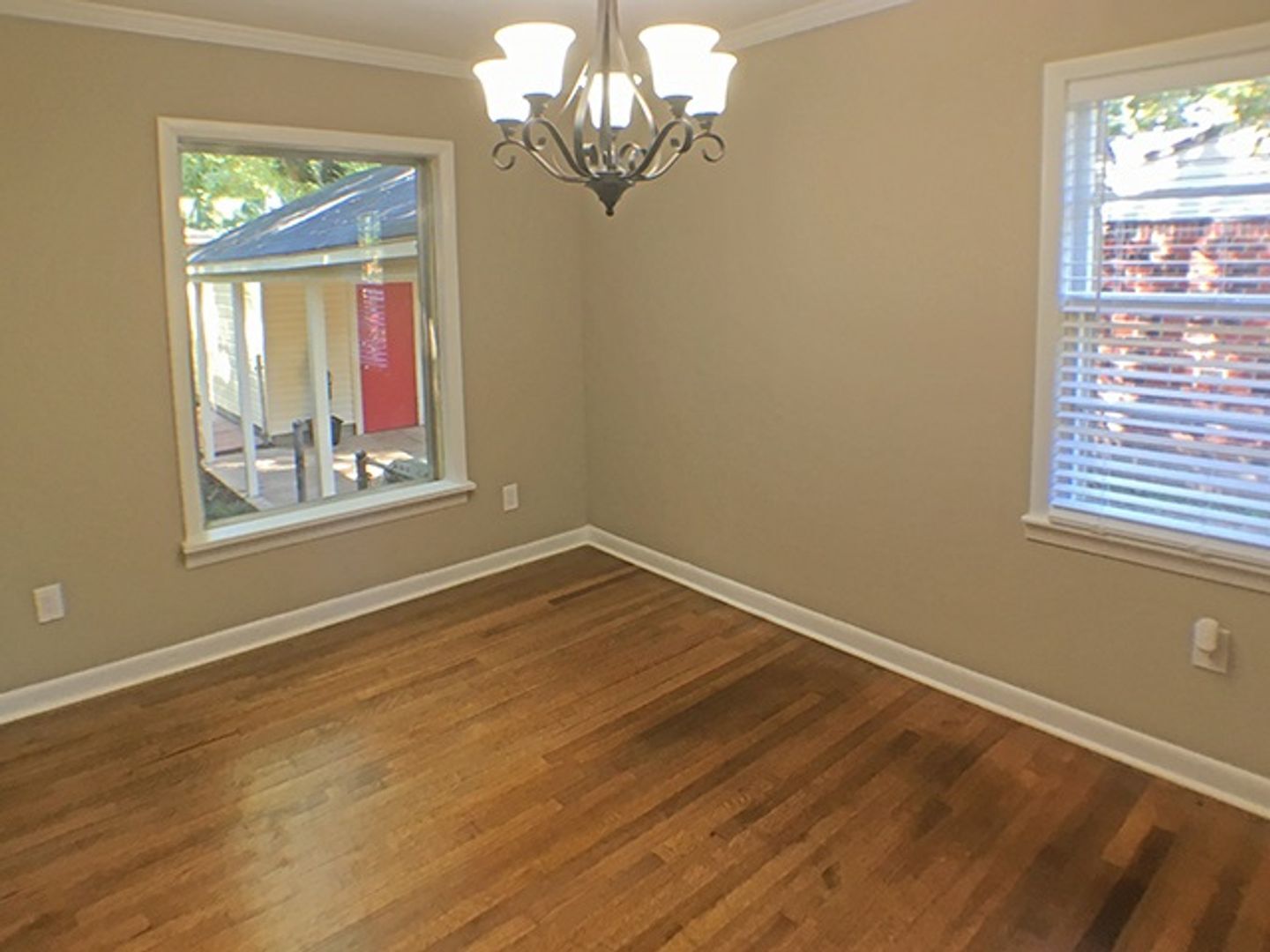 Building Photo - 555 Herzl St