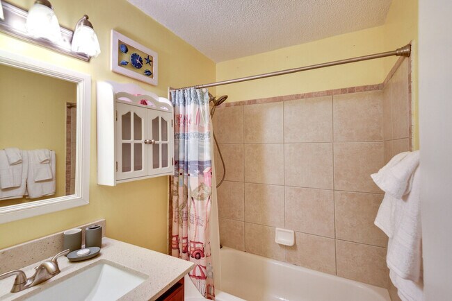 Building Photo - 1512 Richmond Ave