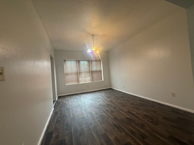 Building Photo - 3647 The Paseo