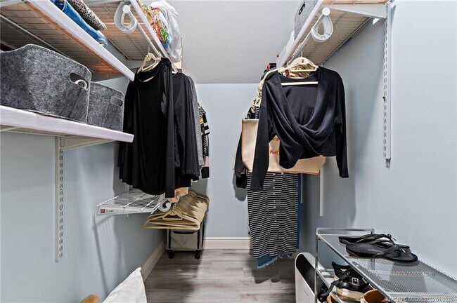 Building Photo - 310 SE Denver Ave