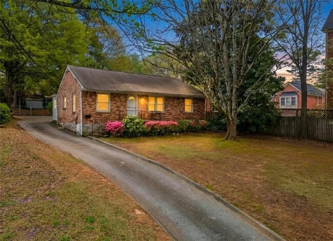 Building Photo - 1387 Church St