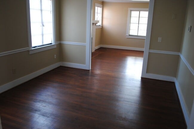 Building Photo - 3BR Brick House