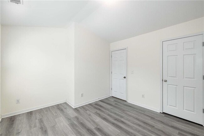 Building Photo - 4003 Labrador Way