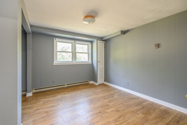 Building Photo - 101 Deerwood Rd