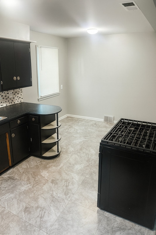 Building Photo - 2235 Ridgelawn Ave