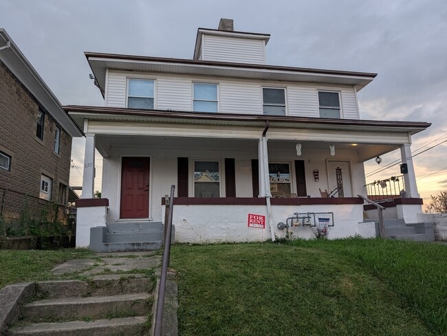 Building Photo - 635 Pritz Ave