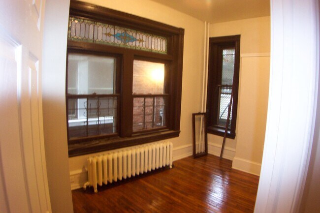 Building Photo - 218 Buckingham Pl