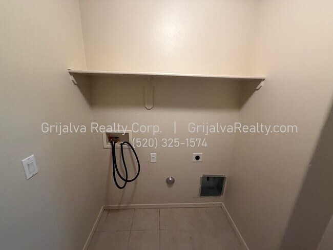 Building Photo - 4023 E Angel Spirit Dr
