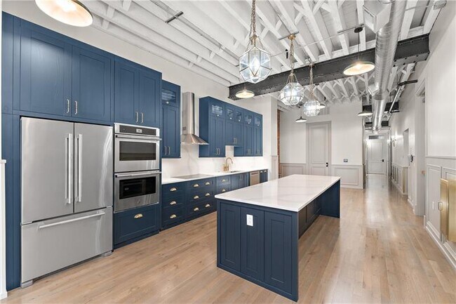 Building Photo - 915 Liberty Ave