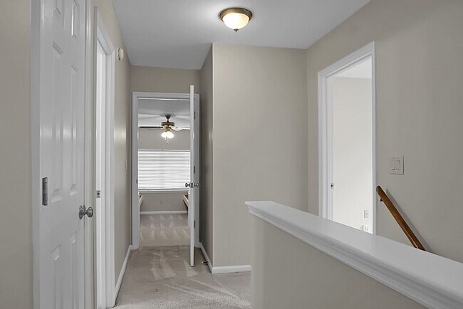 Building Photo - Gorgeous, 2 story, 4 BR, 2.5 BA Home with Fenced Yard near Magnolia Gardens