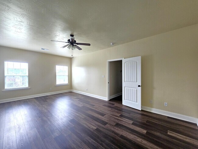 Building Photo - 3019 Kilknockie Dr