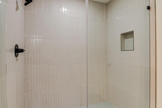 Building Photo - 7911 Cavalry Ct