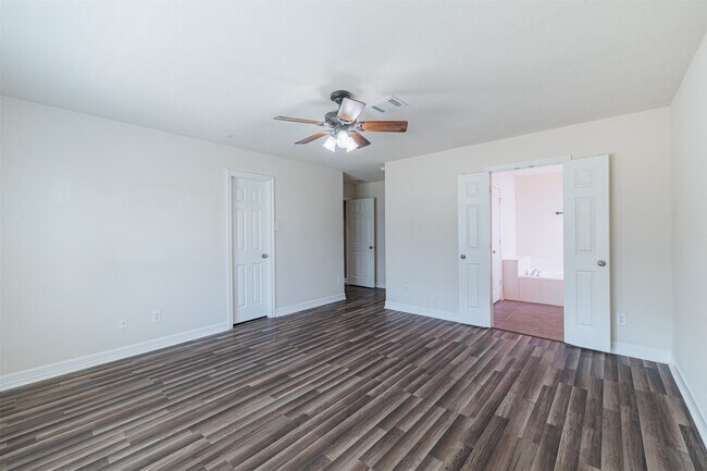 Building Photo - 18123 Almond Place Lane