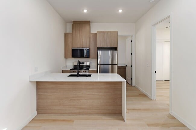 Building Photo - Brand New Cottage with Private yard, No Shared Walls!