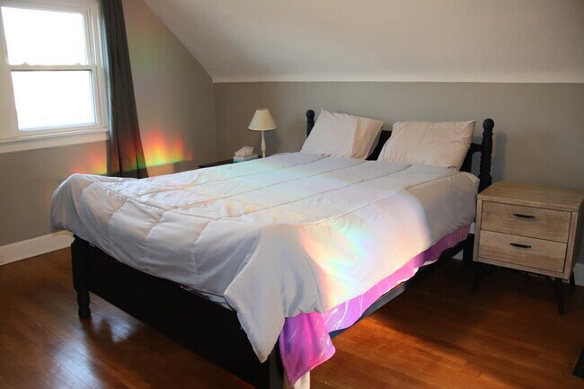 Building Photo - 2034 Warren Rd