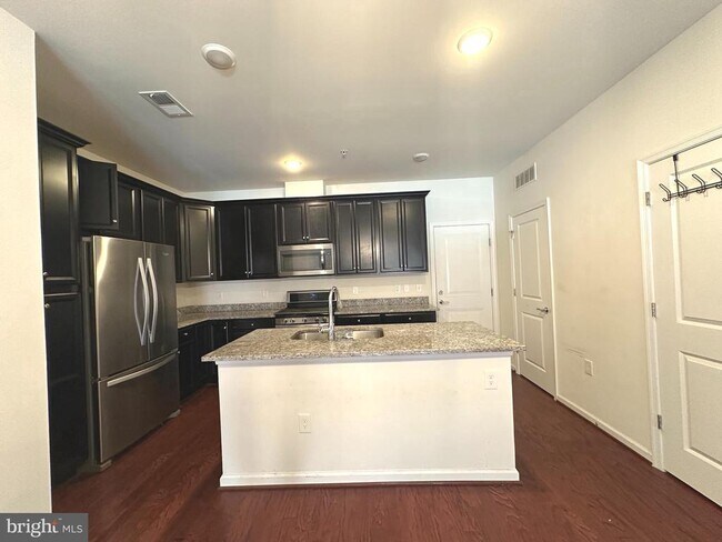 Building Photo - 10717 Viognier Terrace