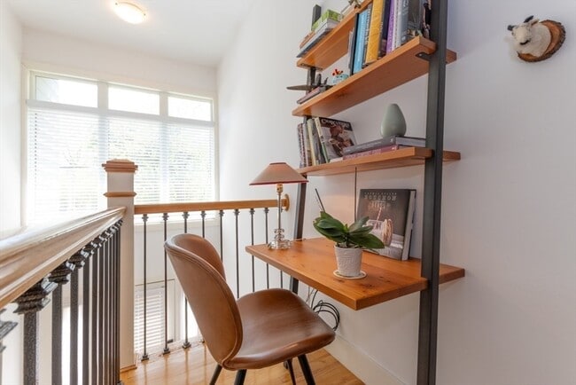 Building Photo - 769 Heath St