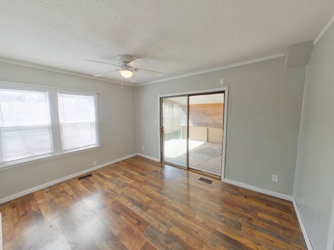 Building Photo - 417 S Leonine Rd