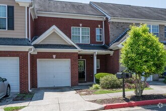 Building Photo - "Charming 2-Bed Oasis with Elegant Hardwoo...