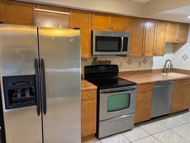 Building Photo - 19 Edward Dr