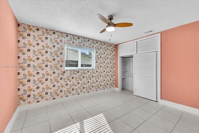 Building Photo - 5250 SW 4th Ct