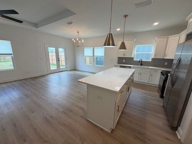 Building Photo - 1303 Louisiana Ave