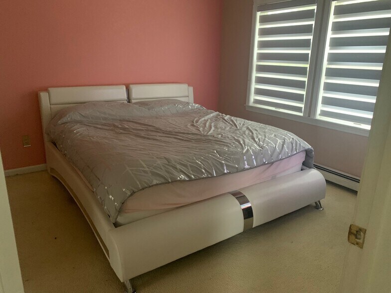 Building Photo - 61 Trotters Way