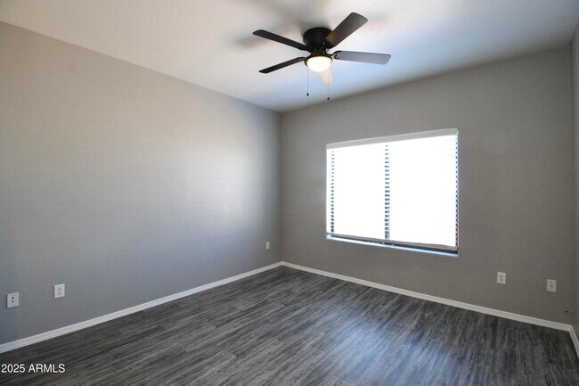 Building Photo - 6770 N 47th Ave