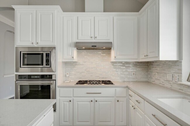 Building Photo - 2916 Alsatia Dr