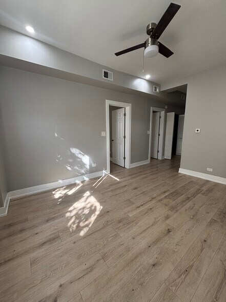 Building Photo - 3850 W Hirsch St