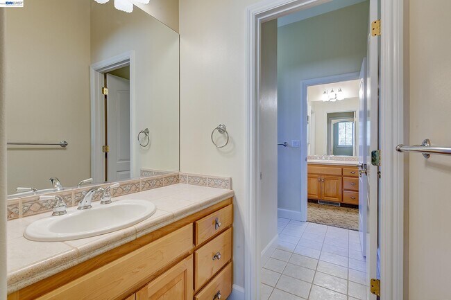 Building Photo - 2779 E Ruby Hill Dr